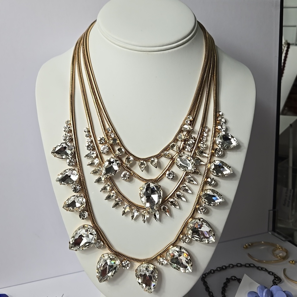 Gold-toned rhinestones super shiny  muilt stard necklace